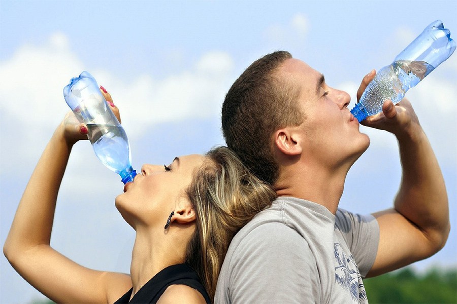 What happens when you drink water on an empty stomach