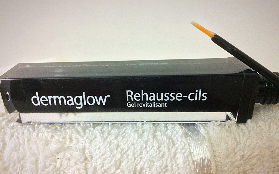 DermaGlow Rehausse-cils, the Ultimate Lash Enhancer! INR 5500
